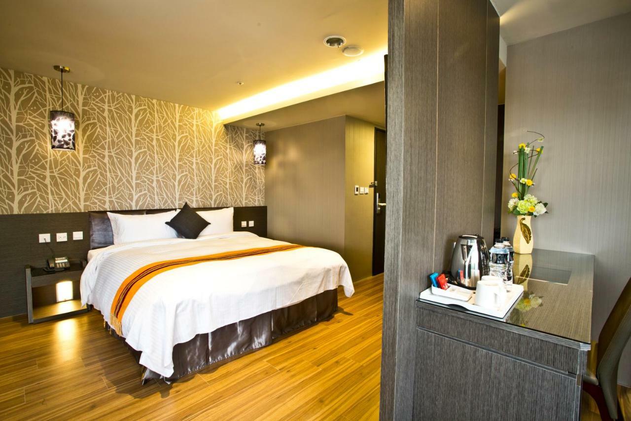 Fine Hotel Kaohsiung Bagian luar foto