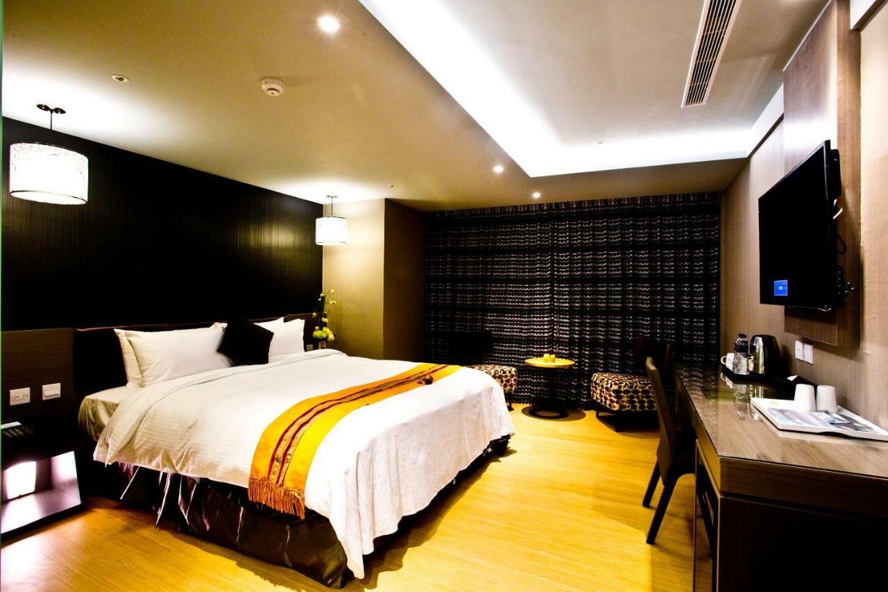 Fine Hotel Kaohsiung Bagian luar foto