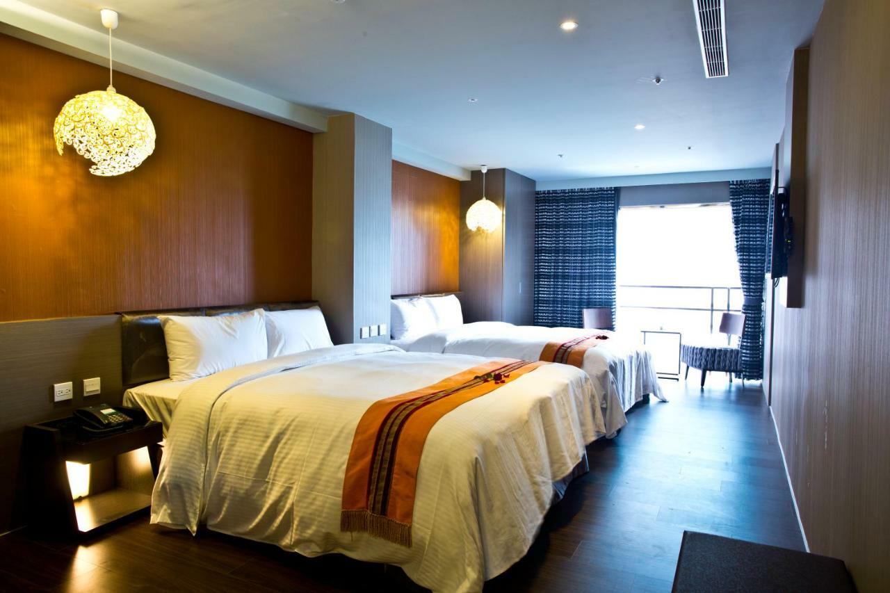 Fine Hotel Kaohsiung Bagian luar foto