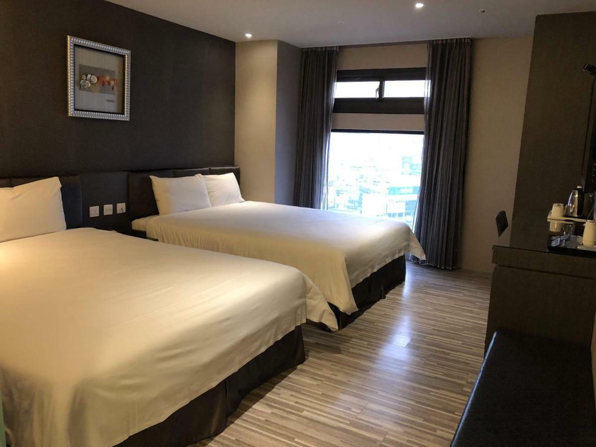 Fine Hotel Kaohsiung Bagian luar foto